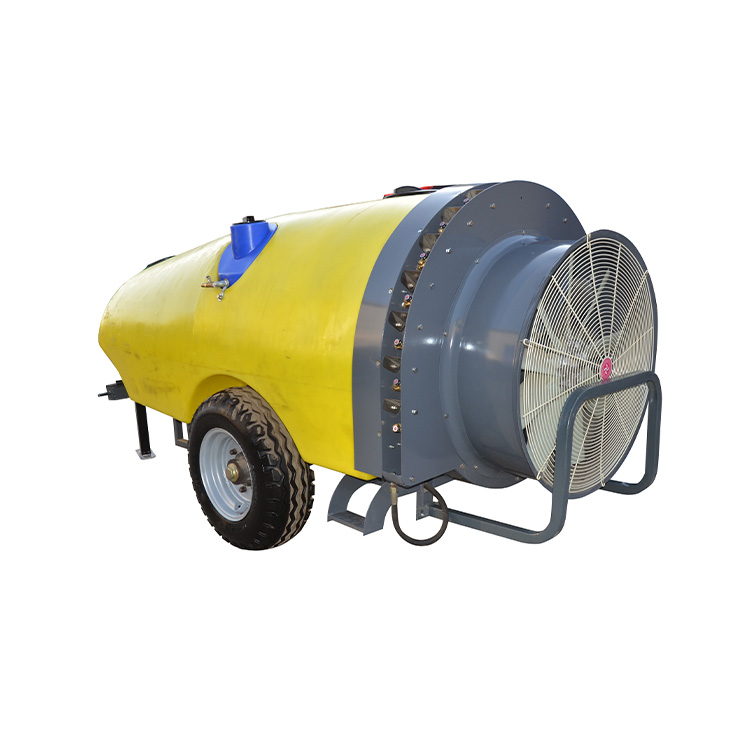 Traktorové mlhové postřikovače